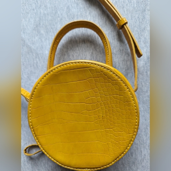 Zara Circular Yellow Crossbody Purse - Picture 5 of 8